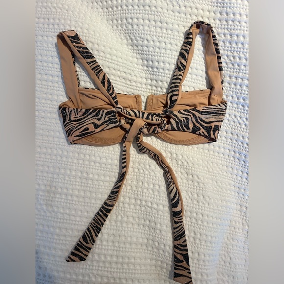 **L Space** Animal Instinct Bikini Set - Picture 4 of 10